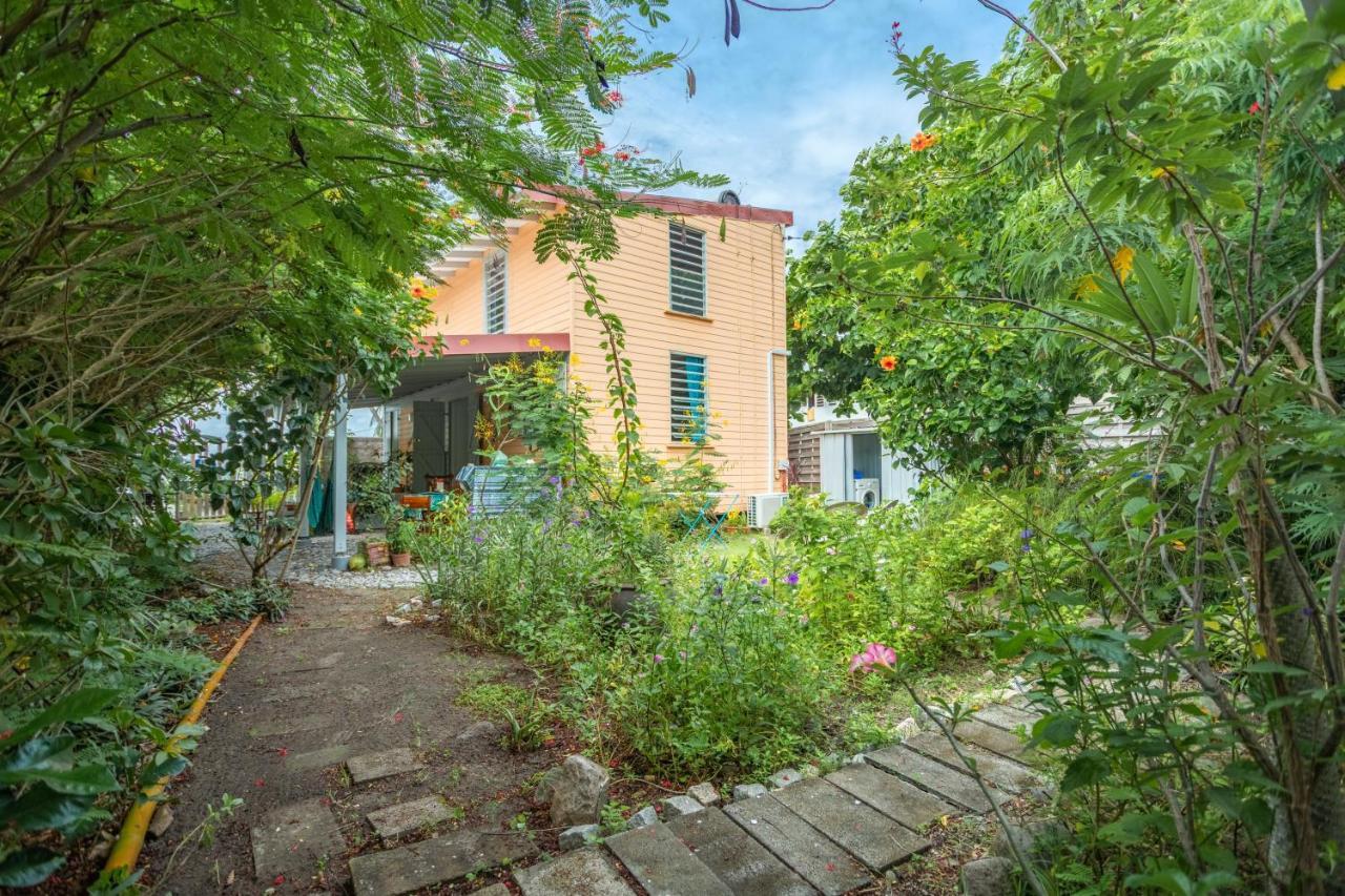 Appartement Charmant Au Carbet Avec Vue Sur La Mer 50 M² Le Carbet Esterno foto