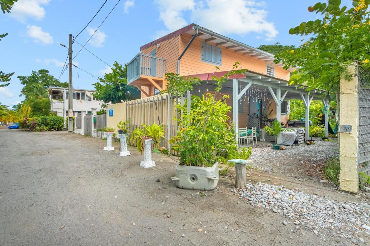 Appartement Charmant Au Carbet Avec Vue Sur La Mer 50 M² Le Carbet Esterno foto